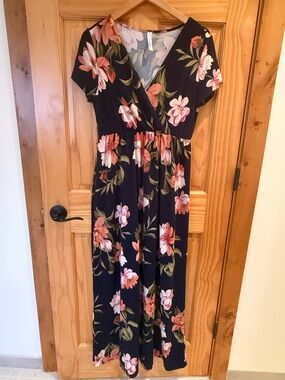 Short Sleeved V-Neck Empire Waist Maxi Dress Size Large